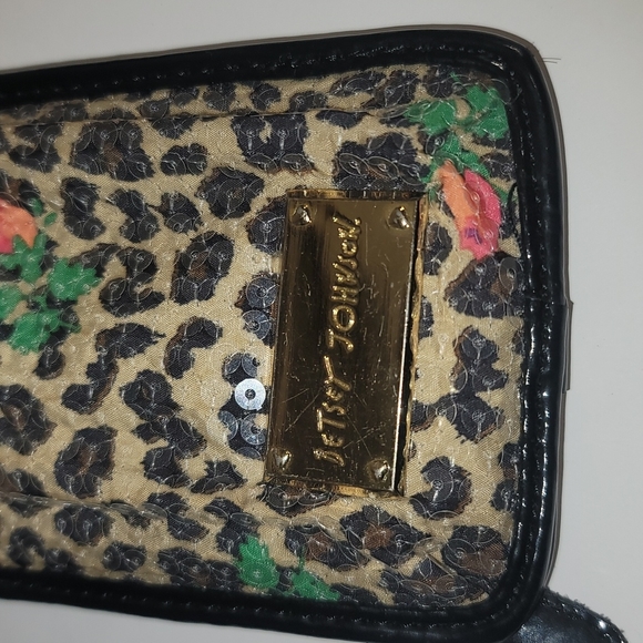 Betsey Johnson Floral Leopard Wristlet ID Holder GUC - Picture 2 of 4